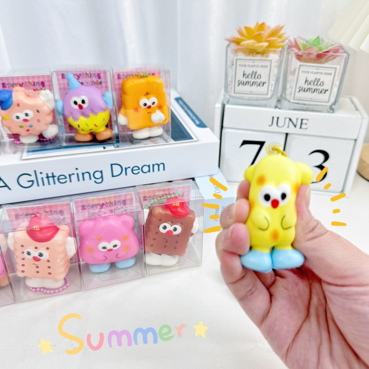 Cookie Slow-Rising Squishy Keychain – Cute Kawaii Stress Relief Toy, Sponge Bag Charm & Fun Collectible